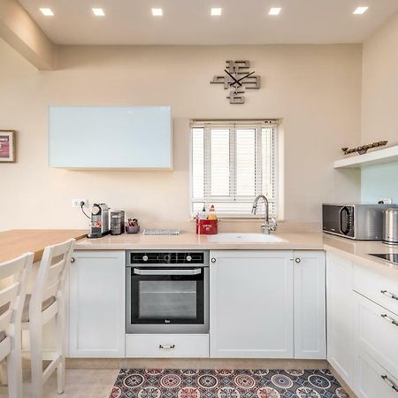 Ben-Gurion Blvd 2Bdr Close To The Beach Тел Авив Екстериор снимка